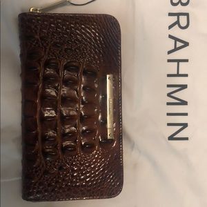 Brahmin wallet
